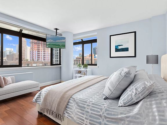 4th image of 157 E 32nd St APT 21C