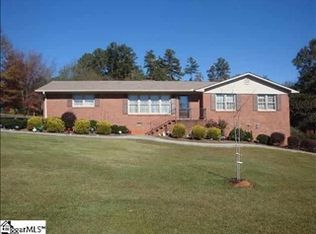691 Riveroak Rd, Inman, SC 29349