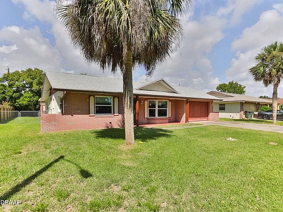 2nd image of 1108 Golfview Dr