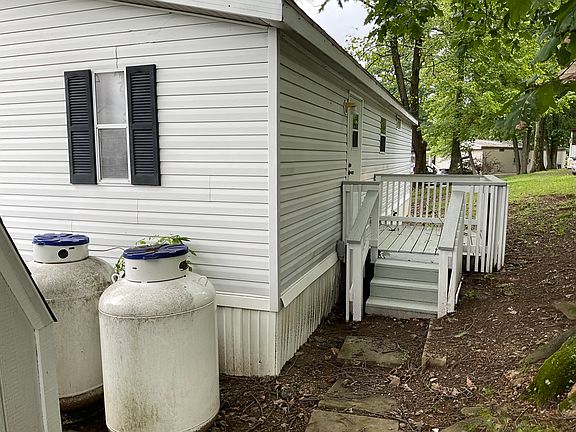 5th image of 102 Sylvan Acres Dr