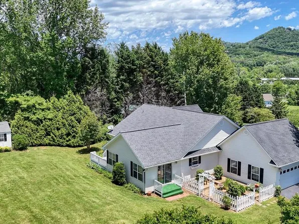 2008 Hidden Valley Rd, Hiawassee, GA 30546