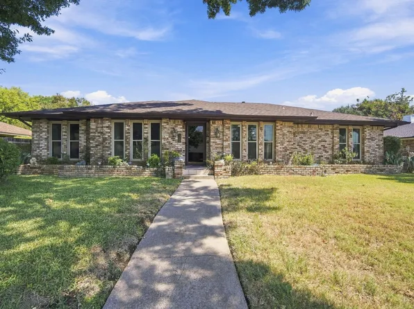 1030 Shadywood Ln, Desoto, TX 75115