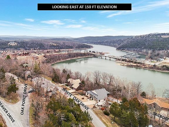 2nd image of 11 Oak Point Ln