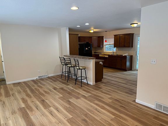 5th image of 1728 Olsonville Cr