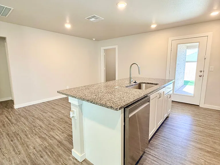 8023 Date Ave — Photo 8