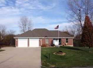 19799 Rosewood Dr, Stilwell, KS 66085