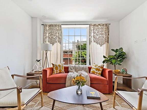3rd image of 52 Herbert St #3