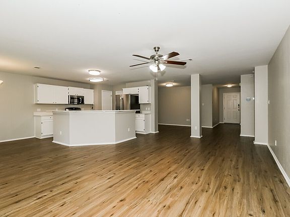 4th image of 2617 Eastwood Ln