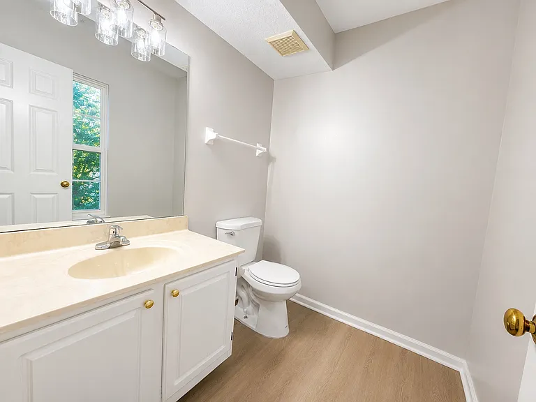 633 Lakeview Dr S — Photo 11