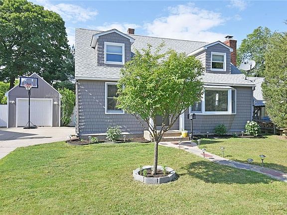 4th image of 21 King Phillip Dr