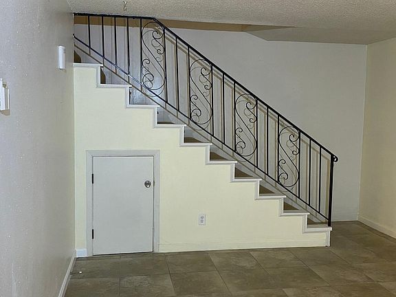 3rd image of 8402 Mettler Dr