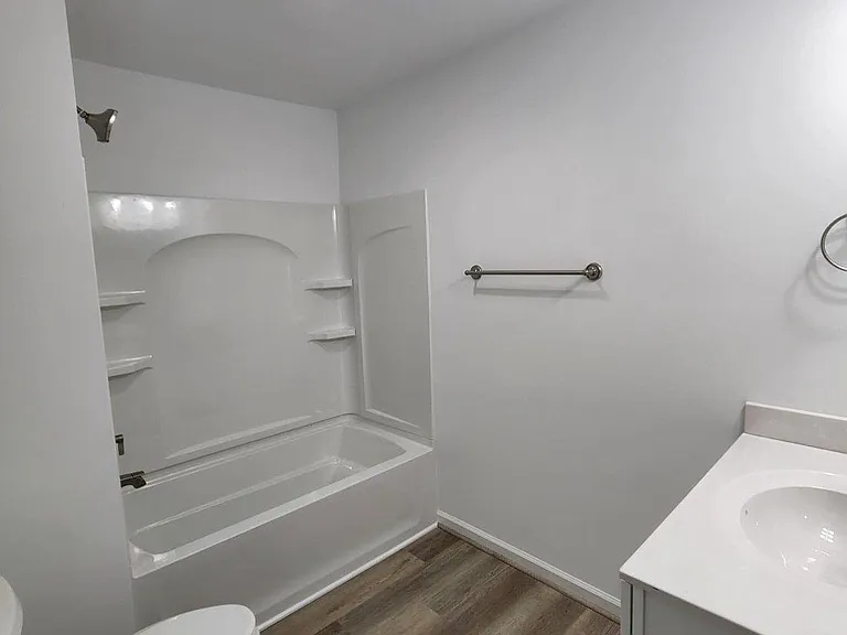 111 Coralyrose Ct — Photo 17