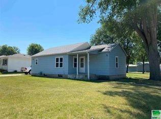 818 Cornelius St, Cherokee, IA 51012