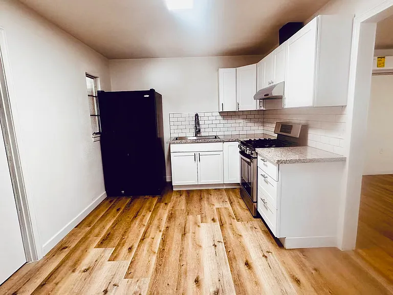 707 W Shields Ave #1 — Photo 1