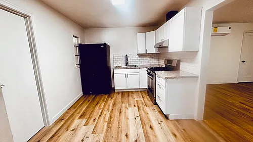 707 W Shields Ave #1 Photo 1