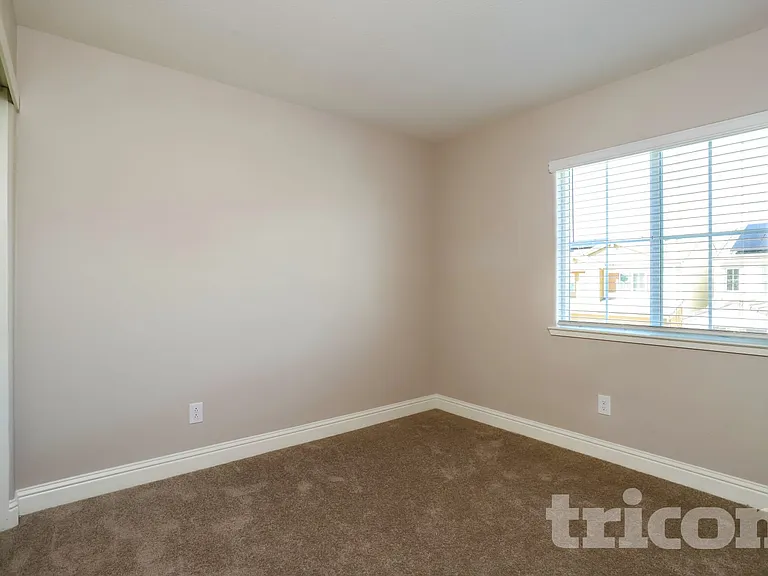 1265 Victorian St — Photo 13