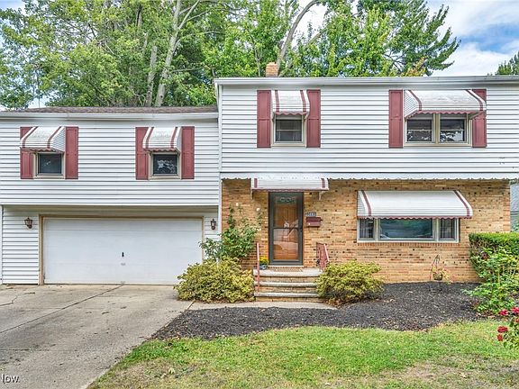 2nd image of 33883 Beach Park Ave