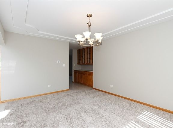 5th image of 3901 Dewey Ave