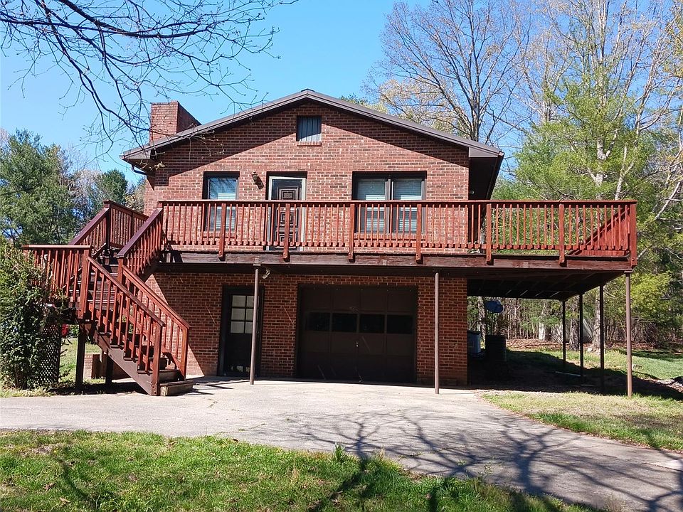 1st image of 3265 Craig Ave