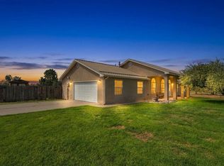 15 Fence Post Dr, Moriarty, NM 87035