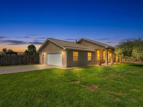 15 Fence Post Dr, Moriarty, NM 87035