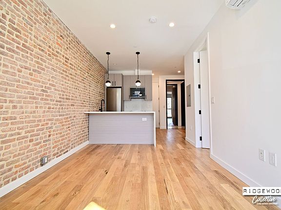 5th image of 437 Irving Ave APT 2