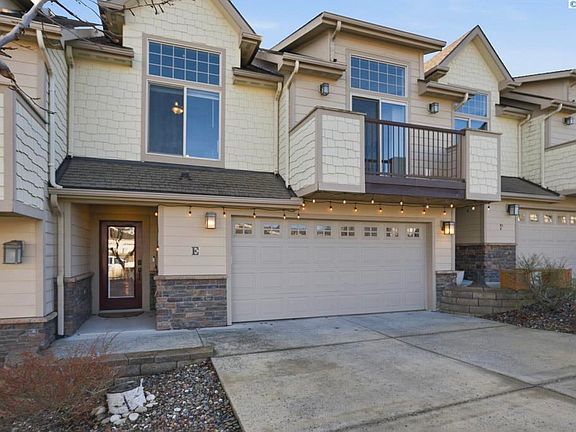 2nd image of 210 NW Terre View Dr APT E