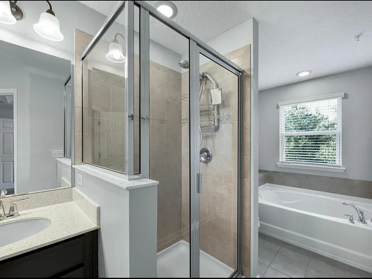 99 Paradas Pl — Photo 14