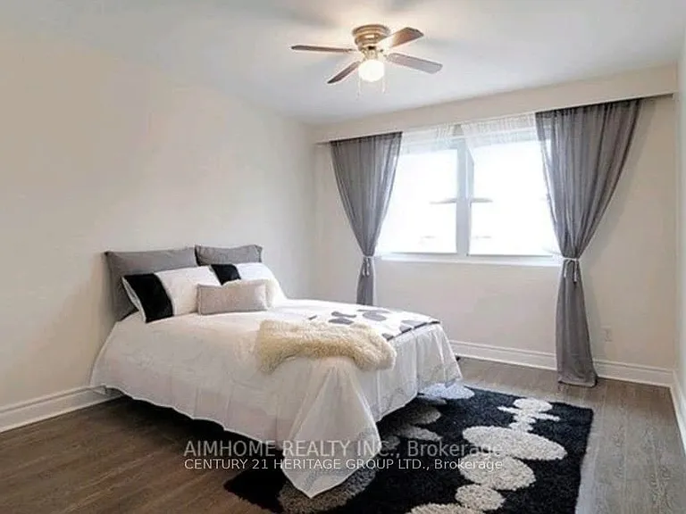 39 Lindsay Ave #MAIN FLOOR — Photo 6