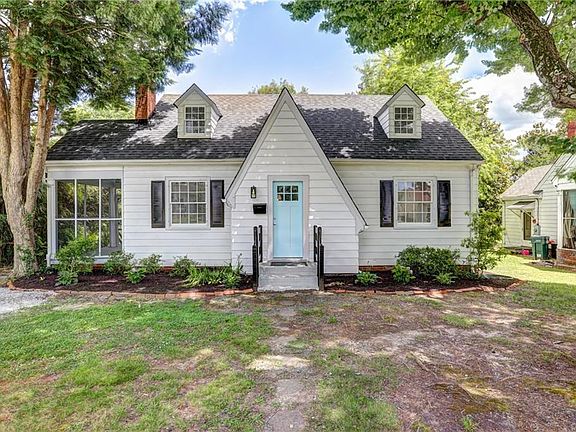 4th image of 2309 Farrand Dr
