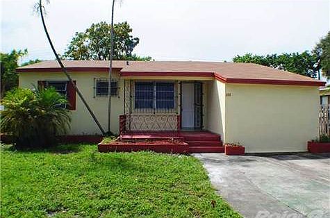 1st image of 880 NE 135th St