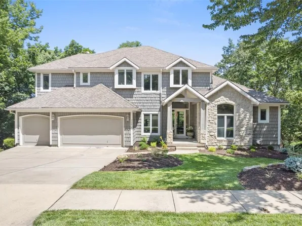 26674 Greentree Ct, Olathe, KS 66061
