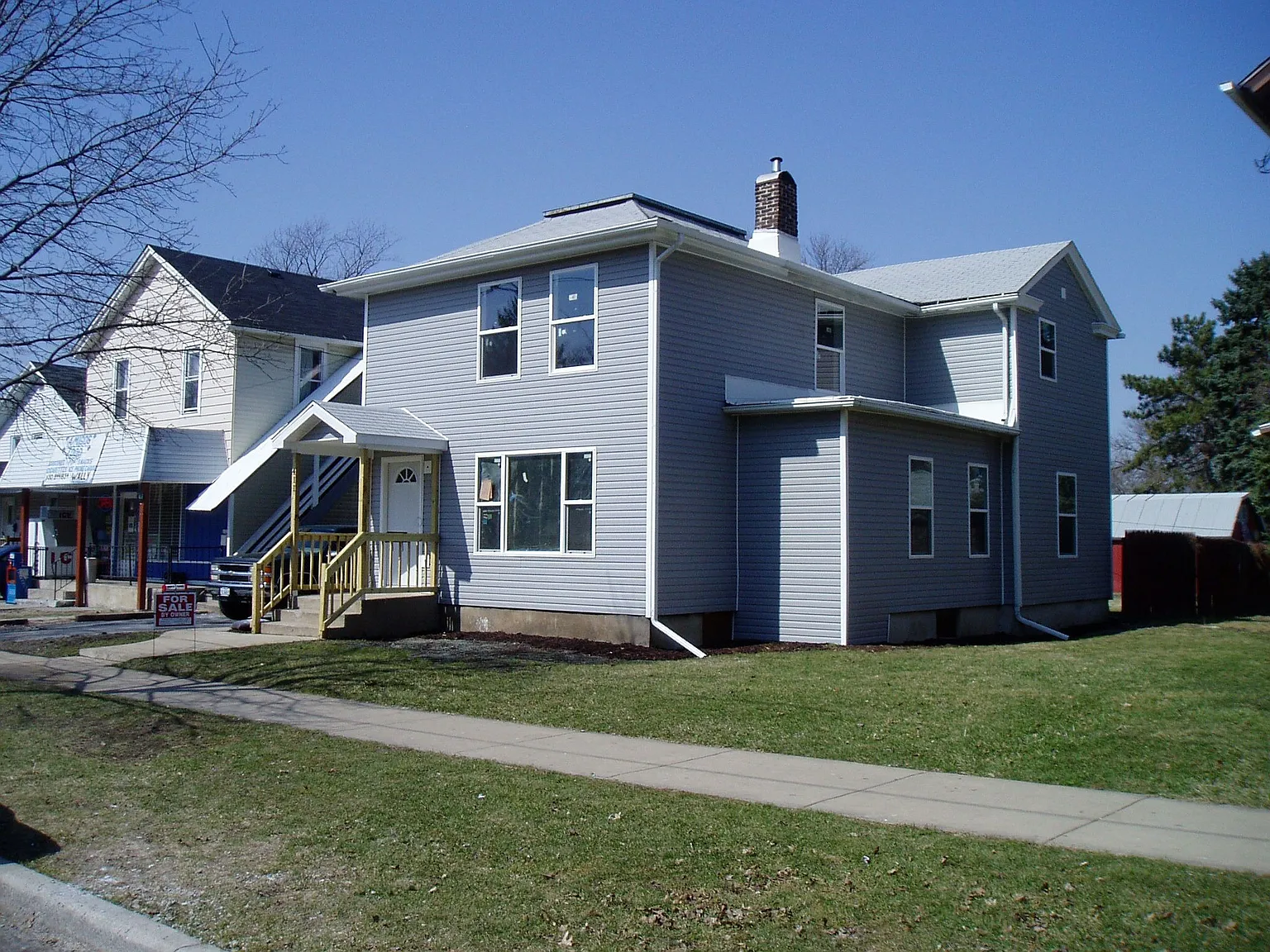 411 Plum St photo 1