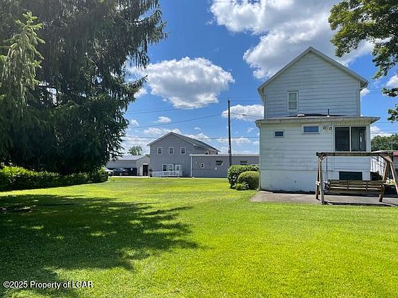 5th image of 323 Dennison St