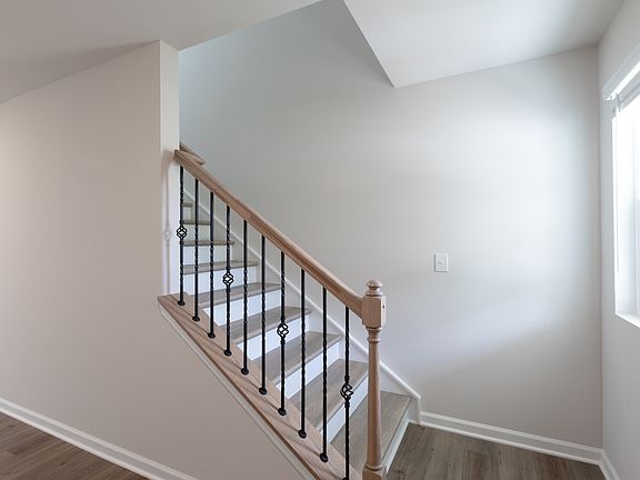 3rd image of 10350 Chatham Run Ln