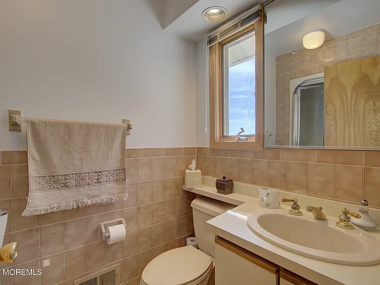 900 Ocean Ave #24 — Photo 34