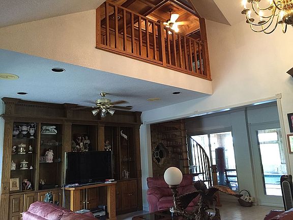  WOOD SPIRAL STAIR TO LOFT