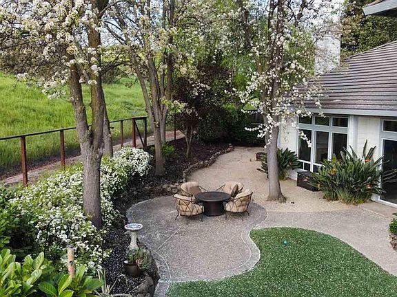 4th image of 164 Parkhaven Dr