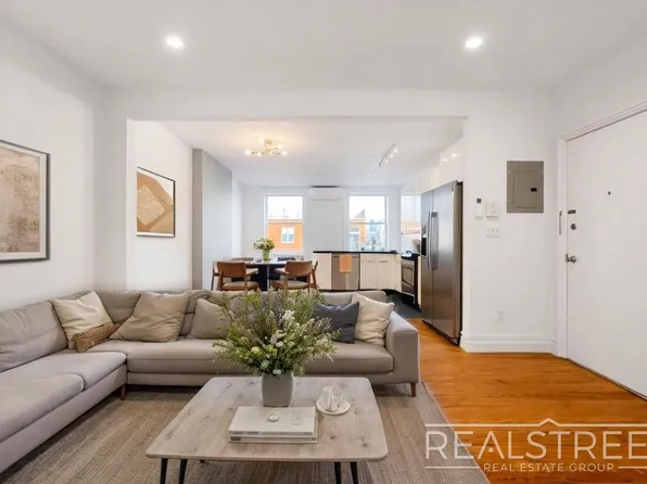 273 Union Street image 1 of 11