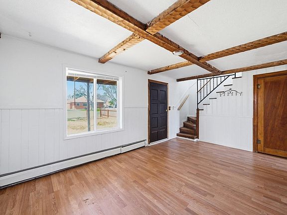 5th image of 519 Turner St
