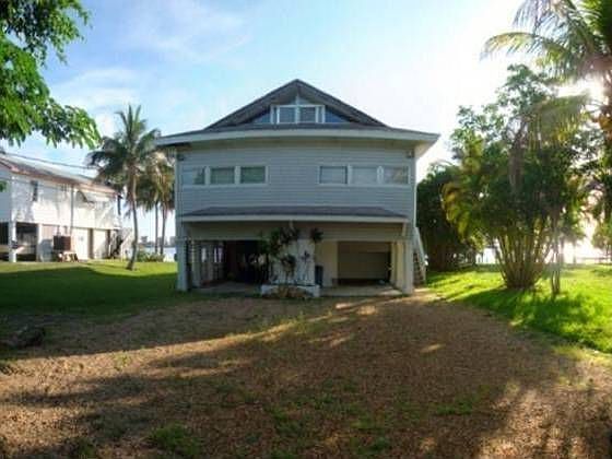 1st image of 942 San Carlos Dr