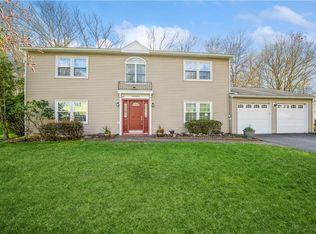 21 Newport Dr, Nanuet, NY