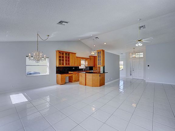 5th image of 5428 Grande Palm Cir
