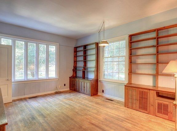 4th image of 1307 County Road 1050 E