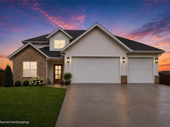2710 S 20th St, Rogers, AR 72758
