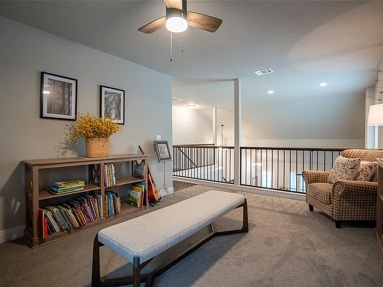 1215 Davis St — Photo 25