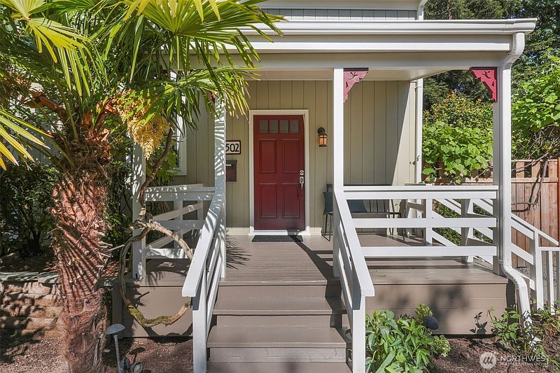 3rd image of 502 32nd Avenue