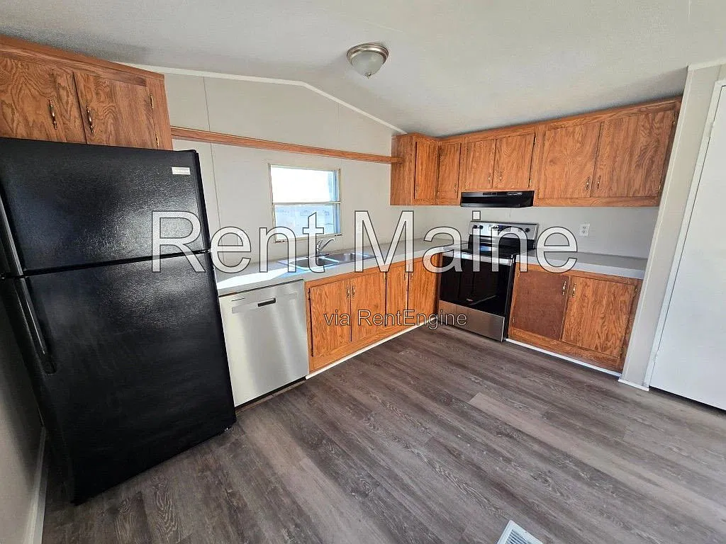 2 bed, 1.0 bath, $1,100 — Photo 2