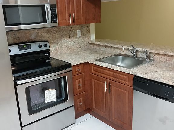 3rd image of 14154 SW 93rd Ln #14154