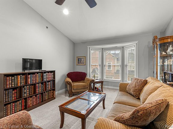 5th image of 45599 Graystone Ln